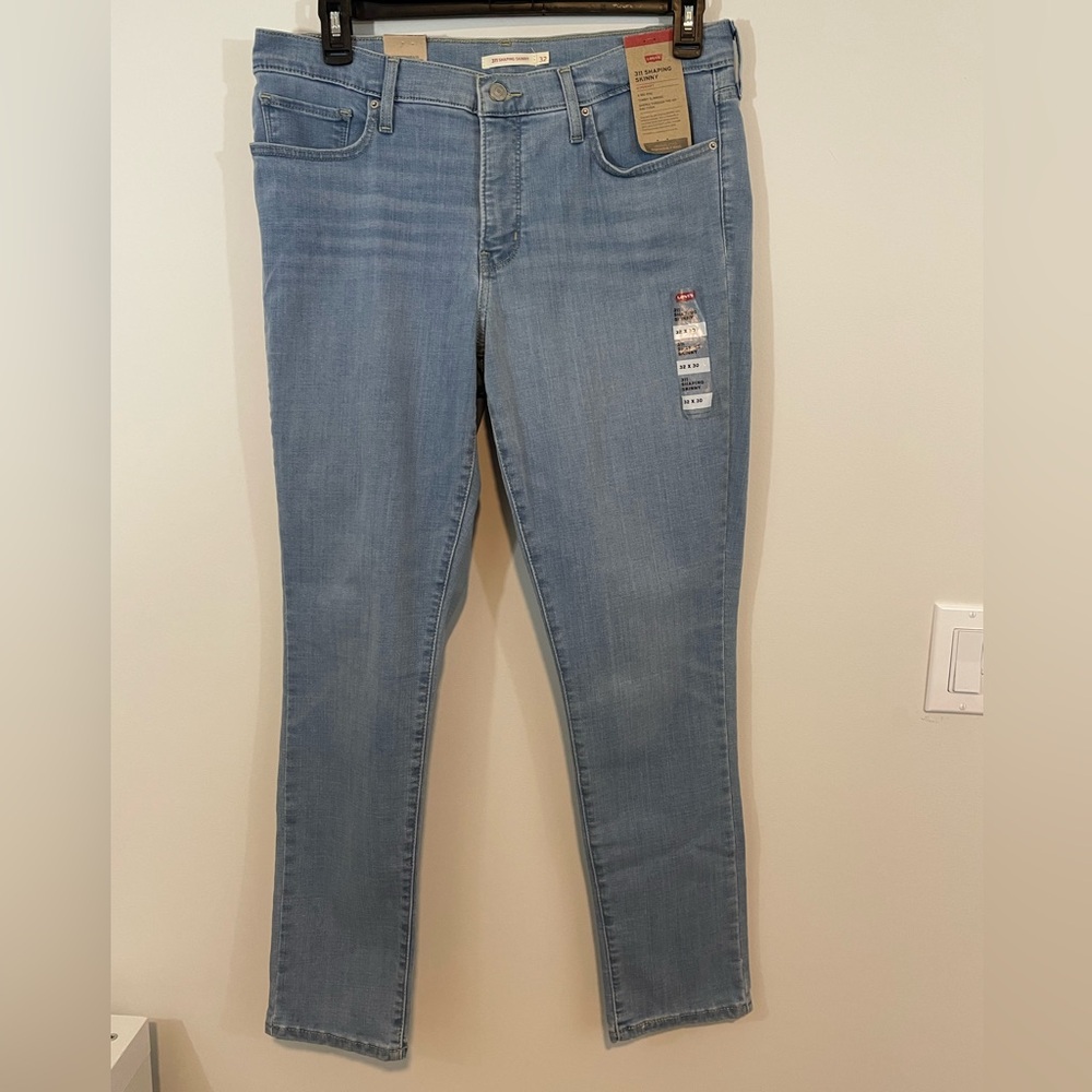 NEW Levis 311 Shaping Skinny Jeans women sz 32 Mid-Rise Slimming light wash
